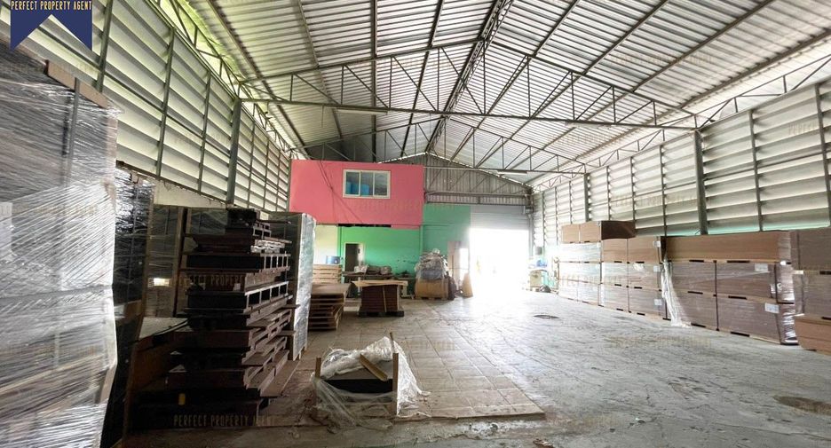 Lagerhaus zum Kauf mit 30 Zimmer in Mueang Chon Buri, Chonburi