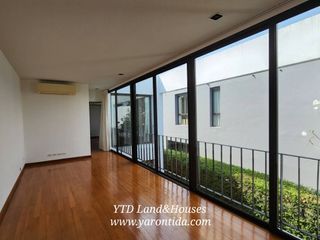 For rent 4 bedrooms house in Khlong Toei, Bangkok
