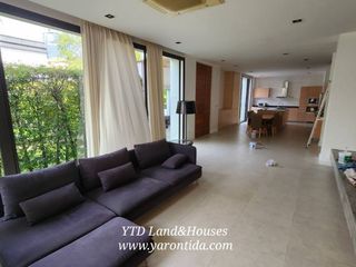 For rent 4 bedrooms house in Khlong Toei, Bangkok