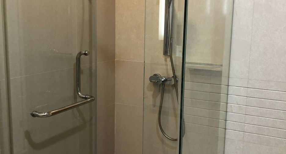 For rent 2 bedrooms condo in Pathum Wan, Bangkok