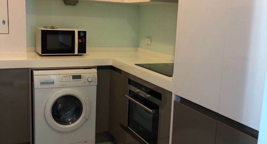 For rent 2 bedrooms condo in Pathum Wan, Bangkok