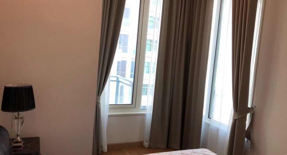 For rent 2 bedrooms condo in Pathum Wan, Bangkok