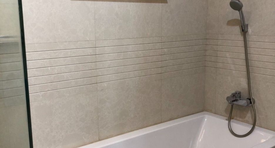For rent 2 bedrooms condo in Pathum Wan, Bangkok