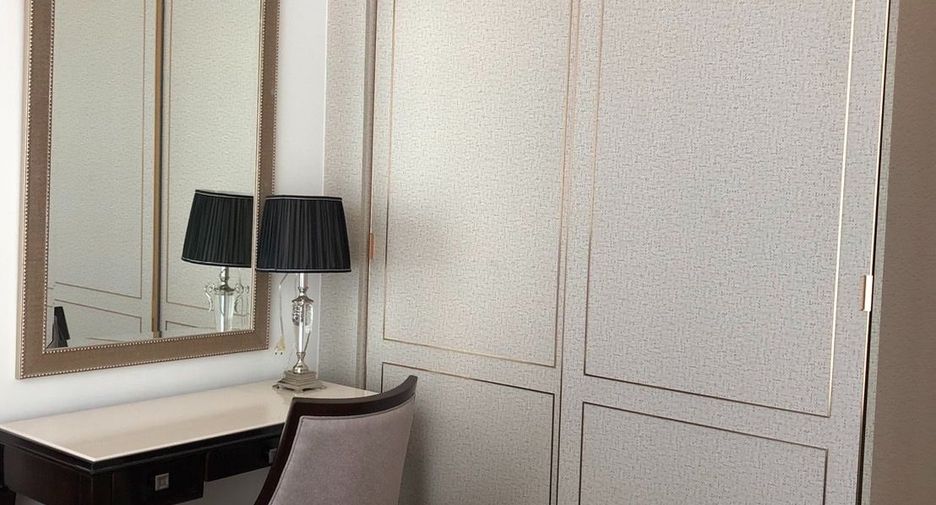 For rent 2 bedrooms condo in Pathum Wan, Bangkok