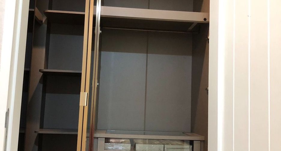 For rent 2 bedrooms condo in Pathum Wan, Bangkok