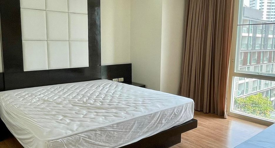 For rent 2 bedrooms condo in Khlong Toei, Bangkok
