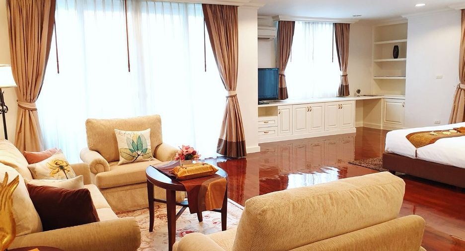 À louer 4 chambres appartement avec services à Watthana, Bangkok