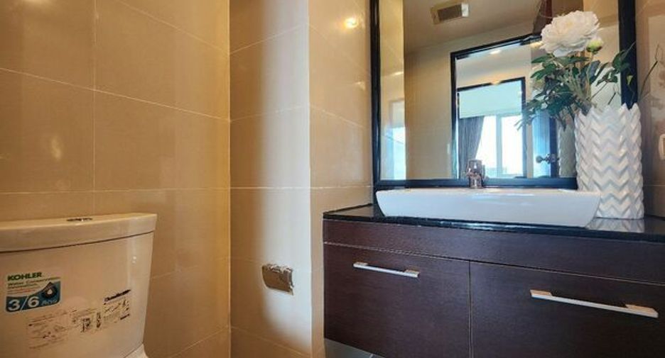 For rent 2 bedrooms condo in Chatuchak, Bangkok