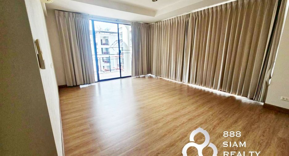 For sale 2 bedrooms condo in Huai Khwang, Bangkok