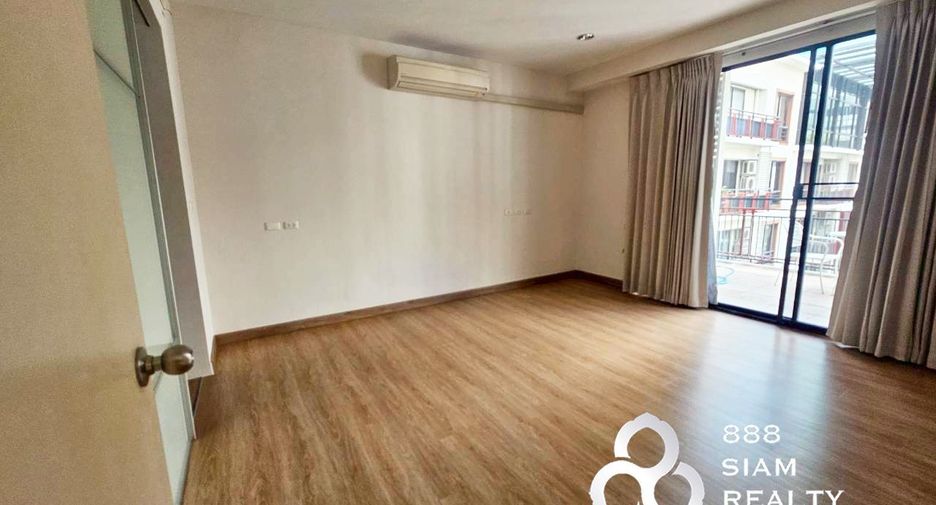 For sale 2 bedrooms condo in Huai Khwang, Bangkok