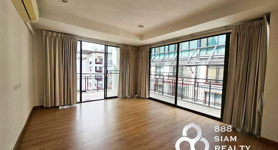 For sale 2 bedrooms condo in Huai Khwang, Bangkok