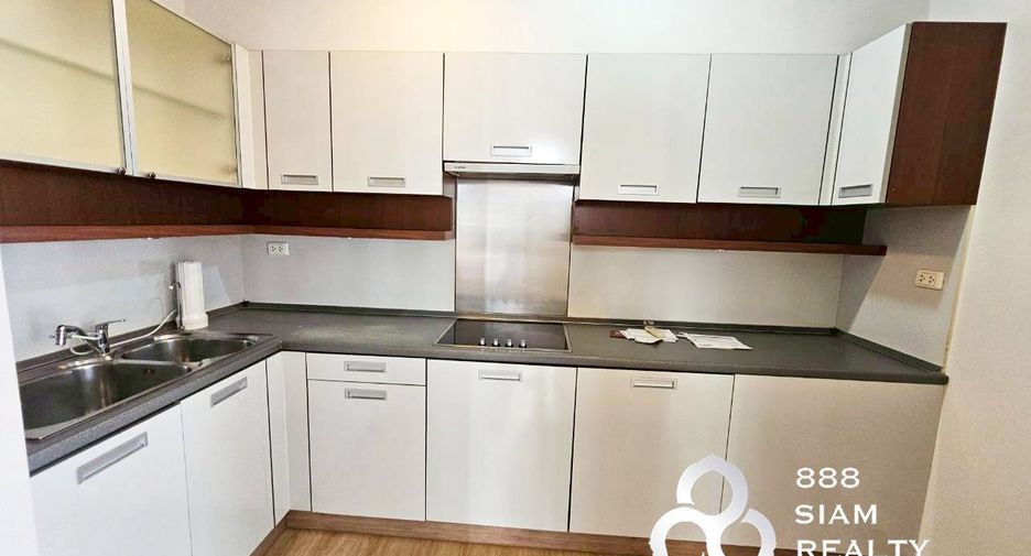 For sale 2 bedrooms condo in Huai Khwang, Bangkok
