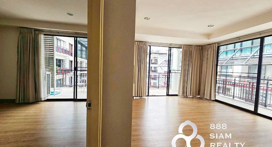 For sale 2 bedrooms condo in Huai Khwang, Bangkok