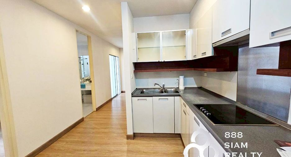 For sale 2 bedrooms condo in Huai Khwang, Bangkok