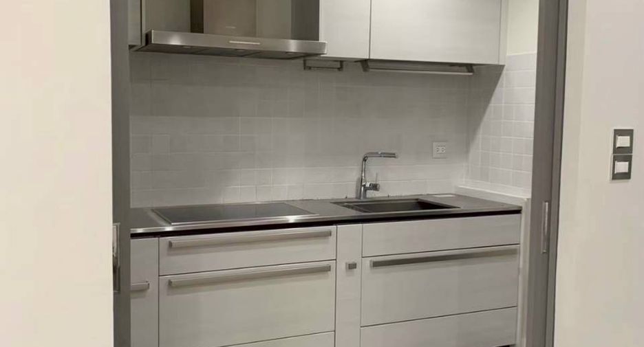 For sale 1 bed condo in Huai Khwang, Bangkok