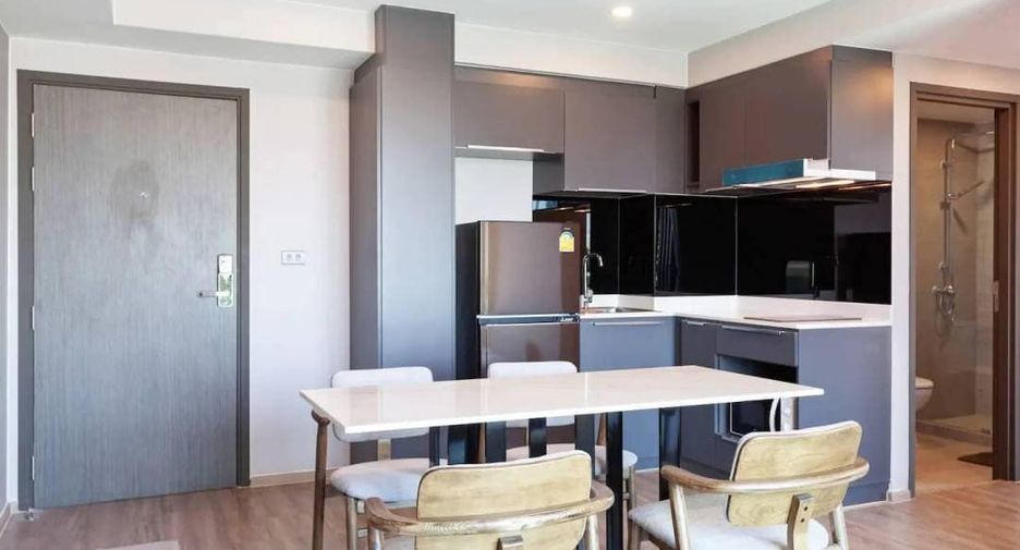 For rent 2 bedrooms condo in Watthana, Bangkok