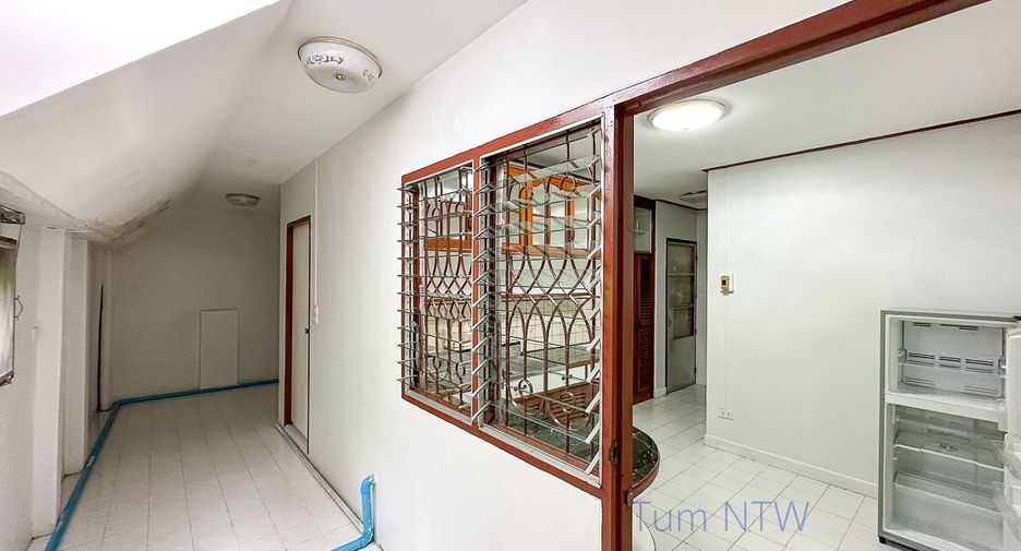 For rent 3 bedrooms house in Mueang Chiang Mai, Chiang Mai