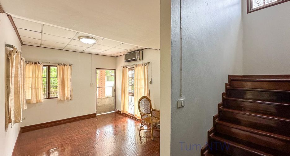 For rent 3 bedrooms house in Mueang Chiang Mai, Chiang Mai