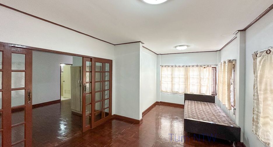 For rent 3 bedrooms house in Mueang Chiang Mai, Chiang Mai
