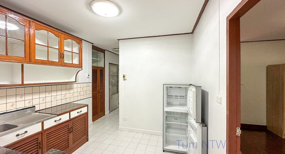 For rent 3 bedrooms house in Mueang Chiang Mai, Chiang Mai