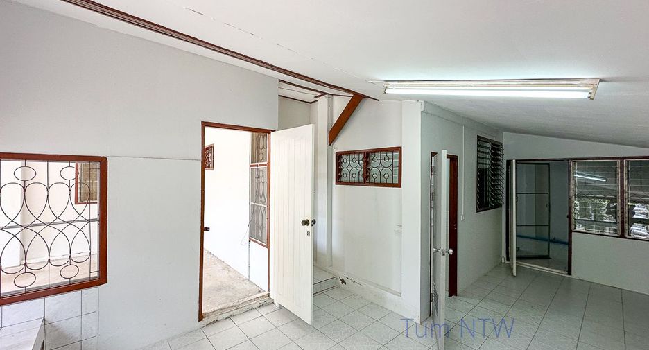 For rent 3 bedrooms house in Mueang Chiang Mai, Chiang Mai
