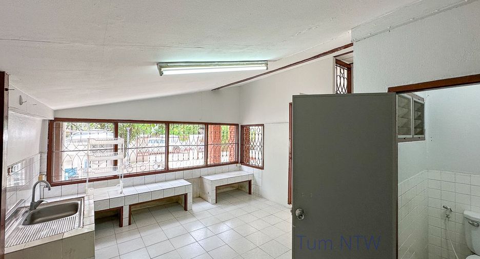For rent 3 bedrooms house in Mueang Chiang Mai, Chiang Mai