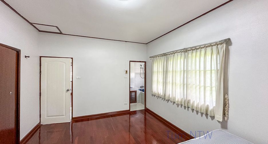 For rent 3 bedrooms house in Mueang Chiang Mai, Chiang Mai