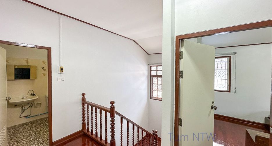For rent 3 bedrooms house in Mueang Chiang Mai, Chiang Mai