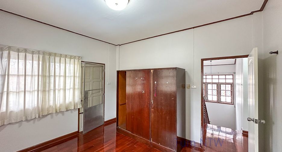 For rent 3 bedrooms house in Mueang Chiang Mai, Chiang Mai