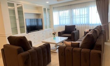 For rent 3 bedrooms condo in Khlong Toei, Bangkok