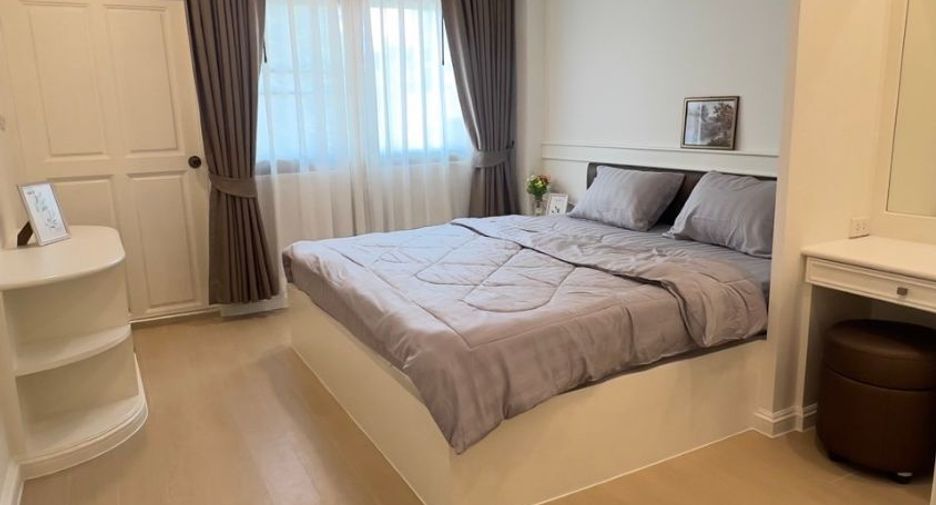 For rent 3 bedrooms condo in Khlong Toei, Bangkok