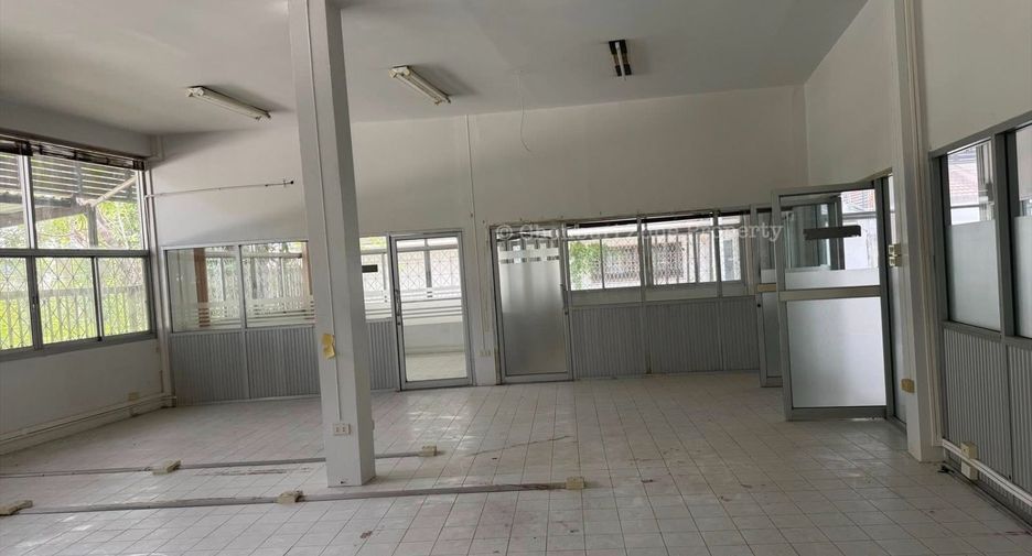 Oficina en alquiler en Si Racha, Chonburi