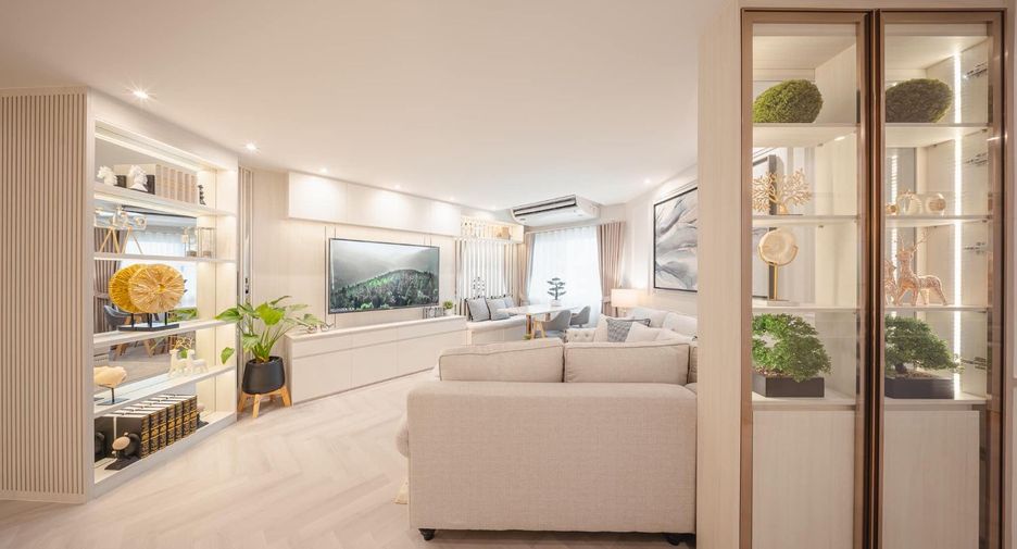 Wohnung zum Kauf mit 3 Zimmer in Yan Nawa, Bangkok
