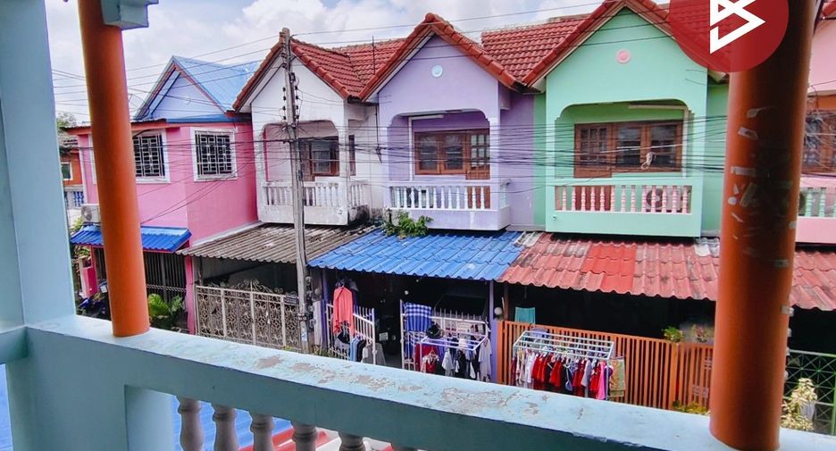 Casa adosada en venta de estudio en Bang Pa-in, Phra Nakhon Si Ayutthaya