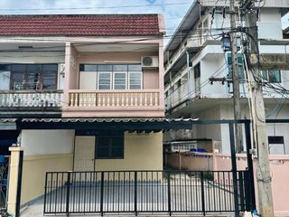 3 Bedroom Townhouse In Si Racha, Chonburi