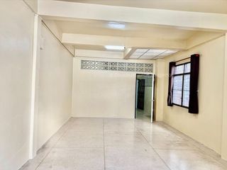 Reihenhaus zur Miete mit 3 Zimmer in Si Racha, Chonburi