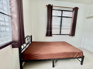 Reihenhaus zur Miete mit 3 Zimmer in Si Racha, Chonburi