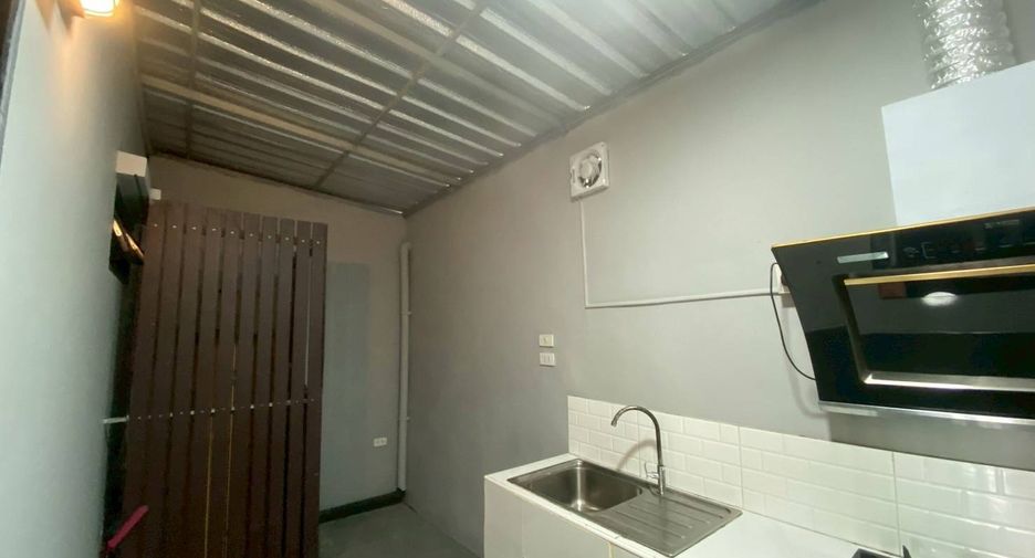 For sale 3 bedrooms townhouse in Lat Lum Kaeo, Pathum Thani