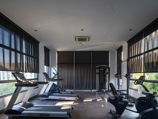 Haus zur Miete und zum Kauf mit 3 Zimmer in Saphan Sung, Bangkok