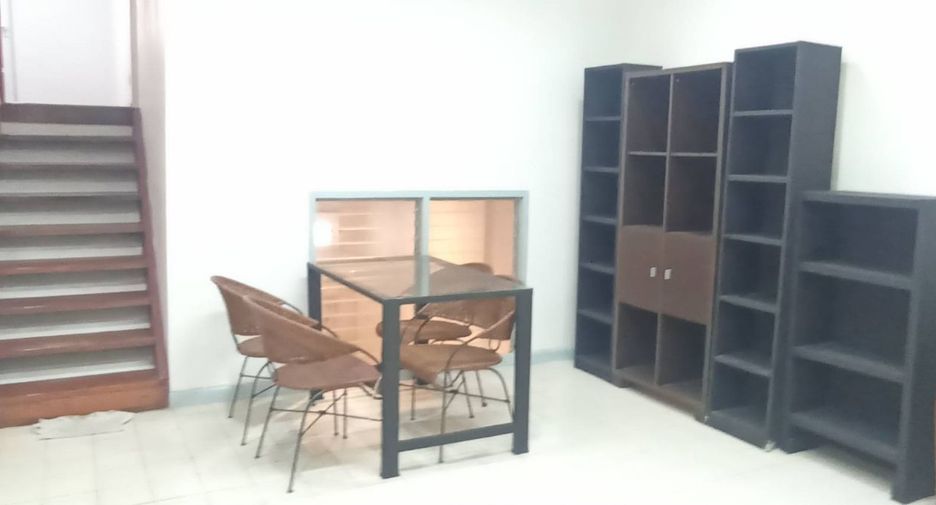 Büro zur Miete und zum Kauf mit 4 Zimmer in Bang Kapi, Bangkok