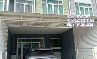 Casa adosada en venta de 4 habitaciones en Bang Phli, Samut Prakan