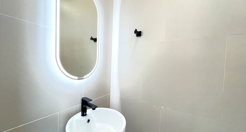For sale 4 bedrooms villa in Mueang Krabi, Krabi