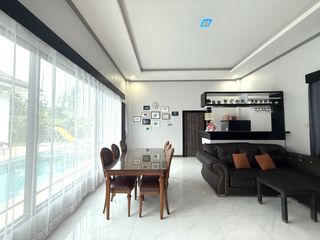 Продажа 4 спальни вилла в Муанг Краби, Краби
