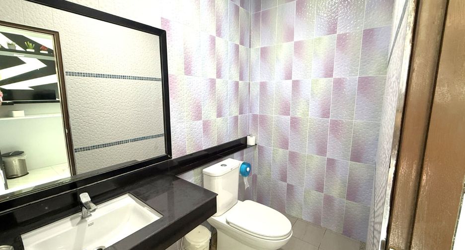 For sale 4 bedrooms villa in Mueang Krabi, Krabi