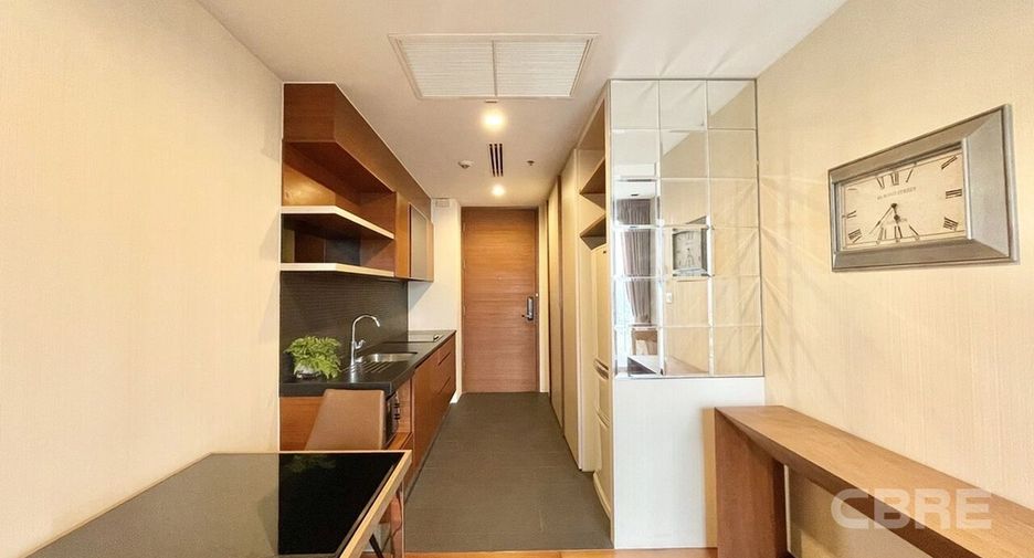 For sale 1 bed condo in Khlong Toei, Bangkok