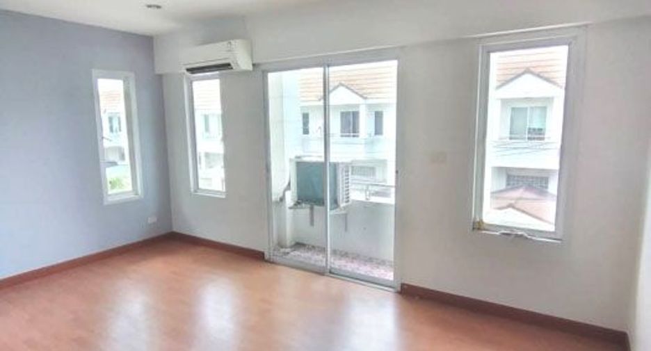 For sale 6 bedrooms townhouse in Bang Bua Thong, Nonthaburi
