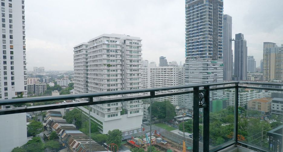 À louer 2 chambres condo à Watthana, Bangkok