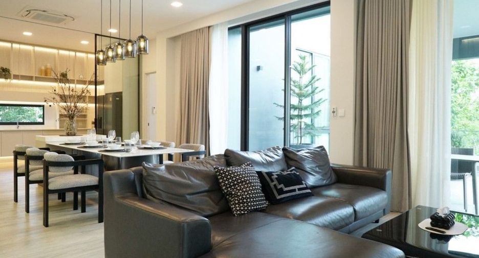 For rent and for sale 4 bedrooms house in Saphan Sung, Bangkok