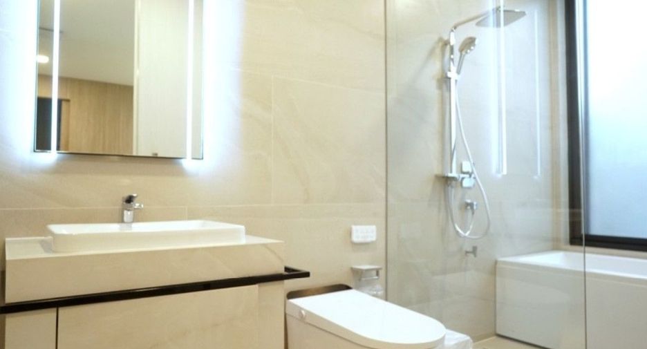 For rent and for sale 4 bedrooms house in Saphan Sung, Bangkok