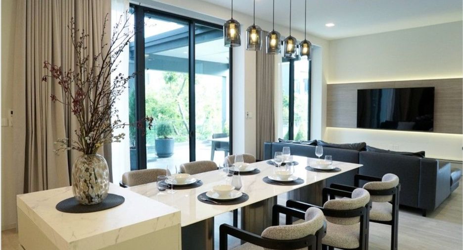 For rent and for sale 4 bedrooms house in Saphan Sung, Bangkok